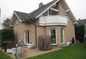 Freistehendes exklusives Zweifamilien-Landhaus mit Tiefgarage – 41352 Korschenbroich