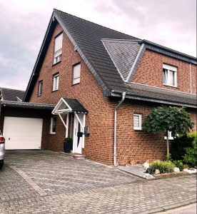 Komfortable Doppelhaushälfte im Landhausstil in familienfreundlicher Wohnlage in 41748 Viersen