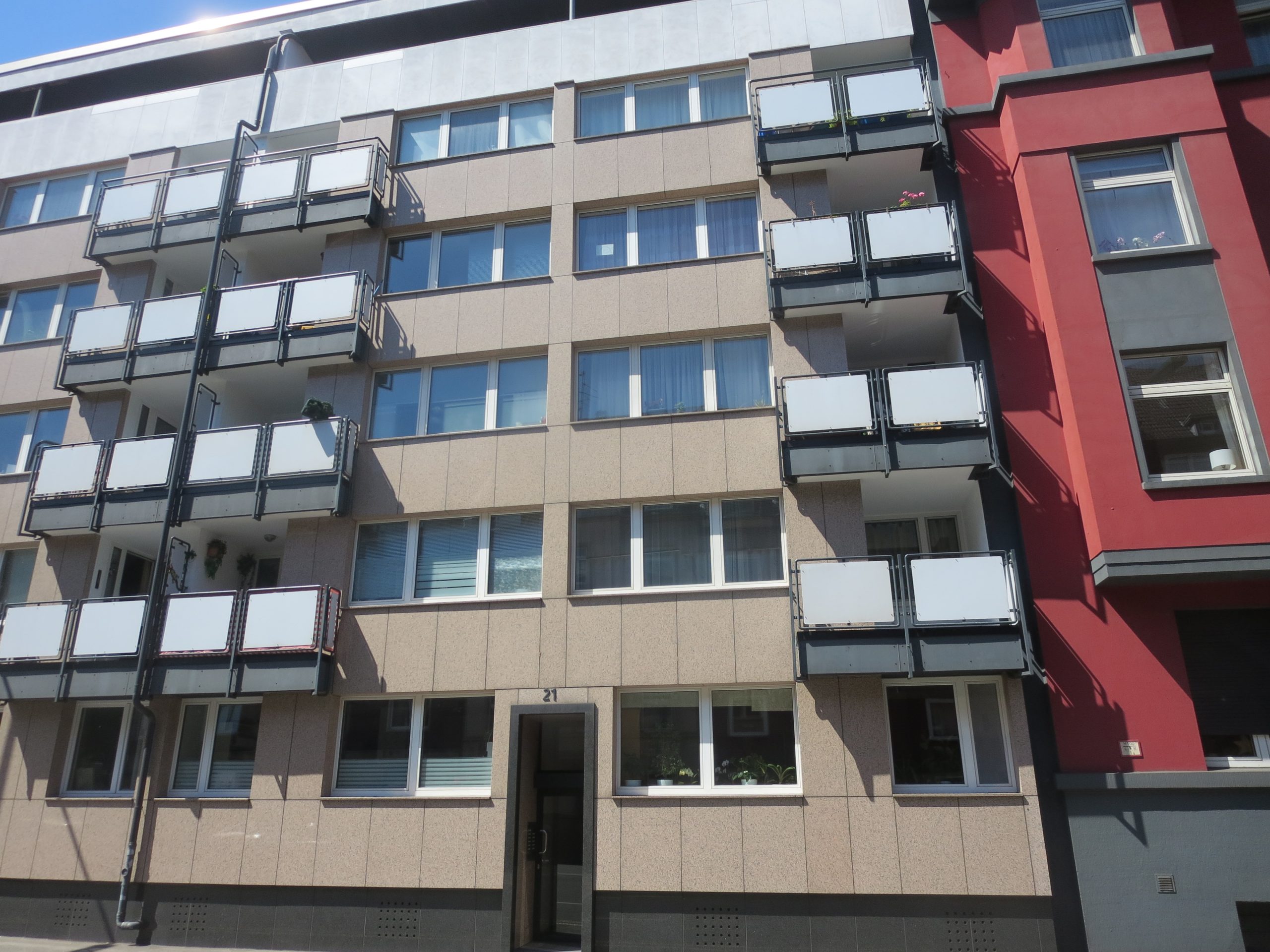 Schicke Eigentumswohnung mit Balkon und Aufzug in zentraler Lage von 40223 Düsseldorf-Oberbilk