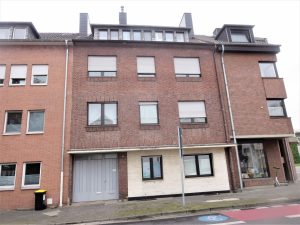 Mehrfamilienhaus mit 4 Wohneinheiten plus Werkstatthalle mit Büro und Garage in 41239 Mönchengladbach-Rheydt