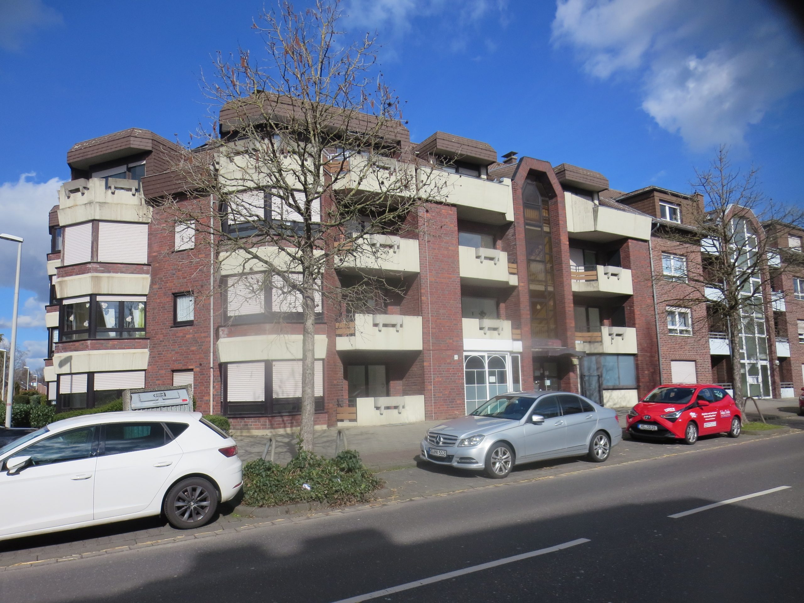 Mehrparteienhaus mit 13 Einheiten (ehem. Altenpflegeheim) in 41238 Mönchengladbach-Mülfort