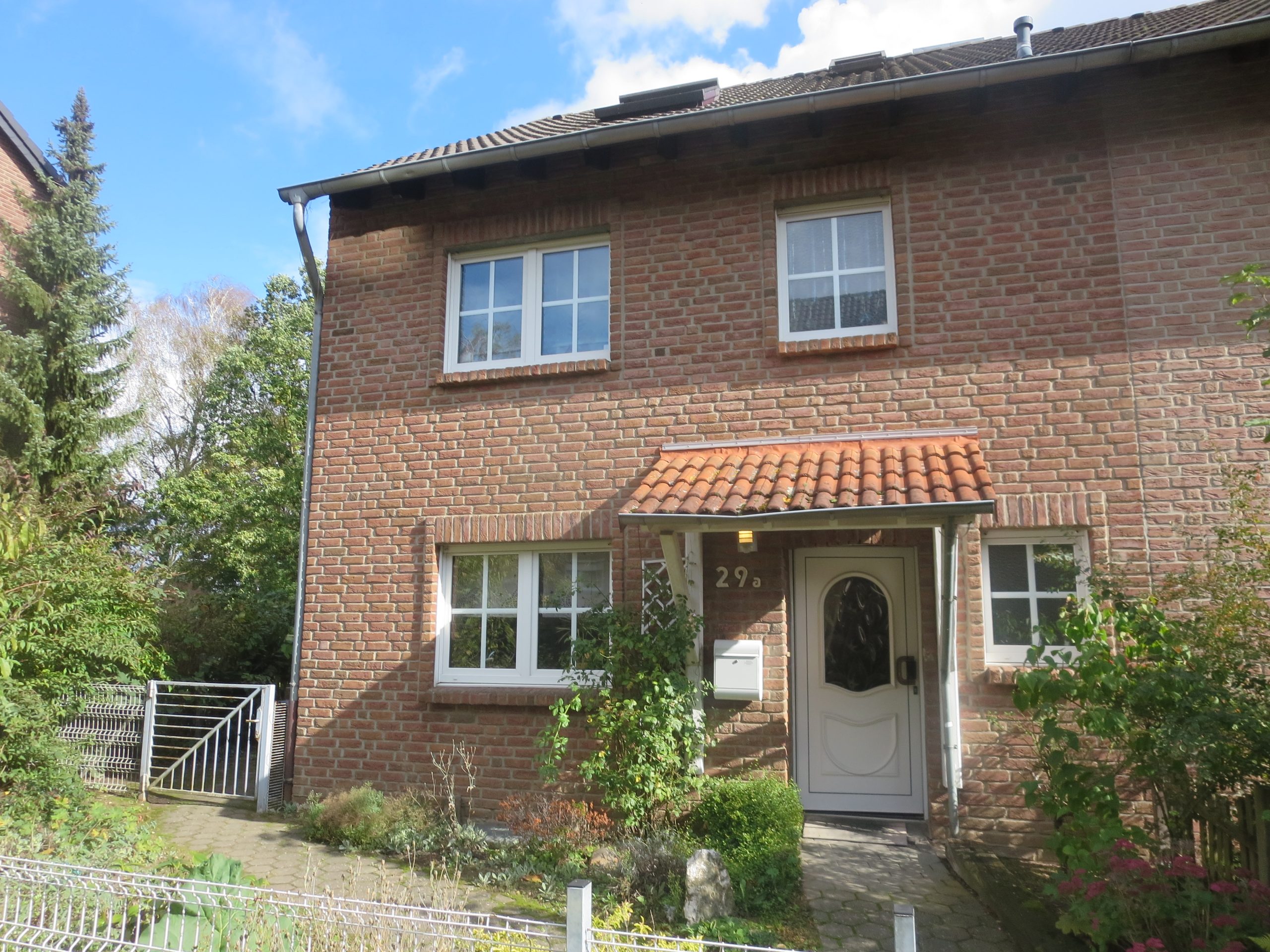 Gepflegtes Reiheneckhaus mit separater PKW-Garage in familienfreundlicher Lage in 41366 Schwalmtal-Waldniel